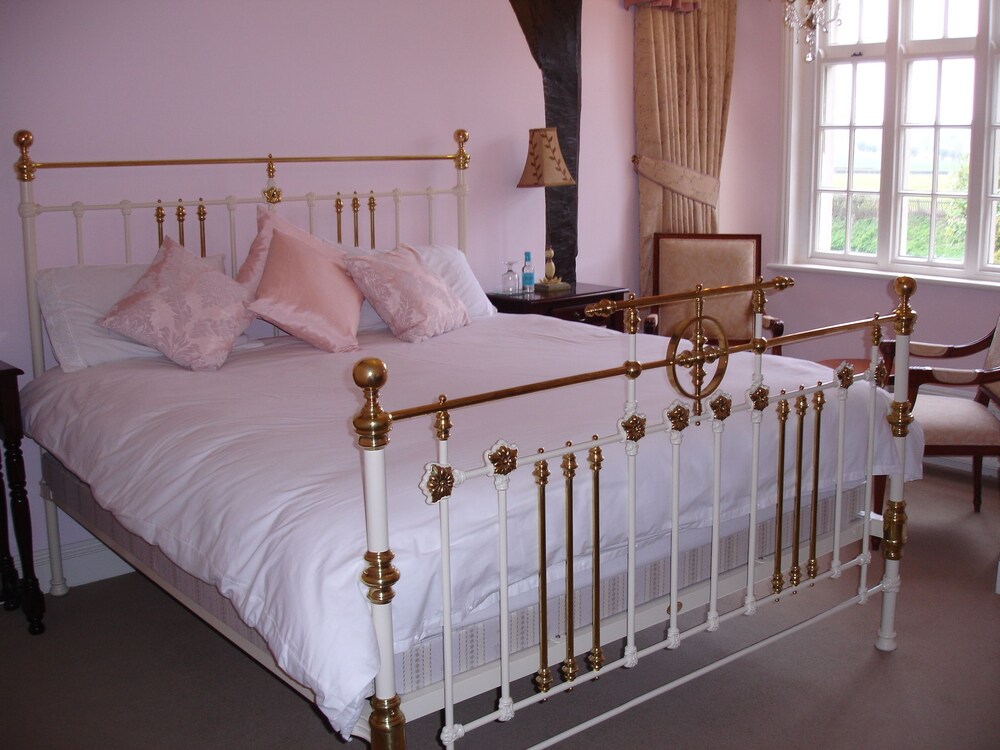 Dunsley Hall Hotel — hotel in Stourbridge