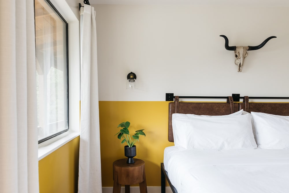The Bygone Hotel - photo 30