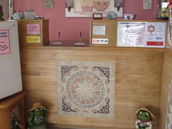 Royal Host Motel - photo 10