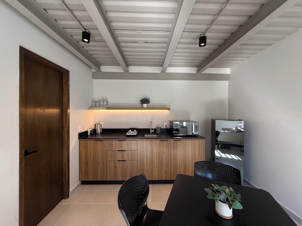 Homa Lofts 19692222 — Colima