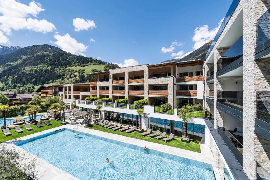 Stroblhof Active Family Spa Resort — hotel in San Leonardo In Passiria