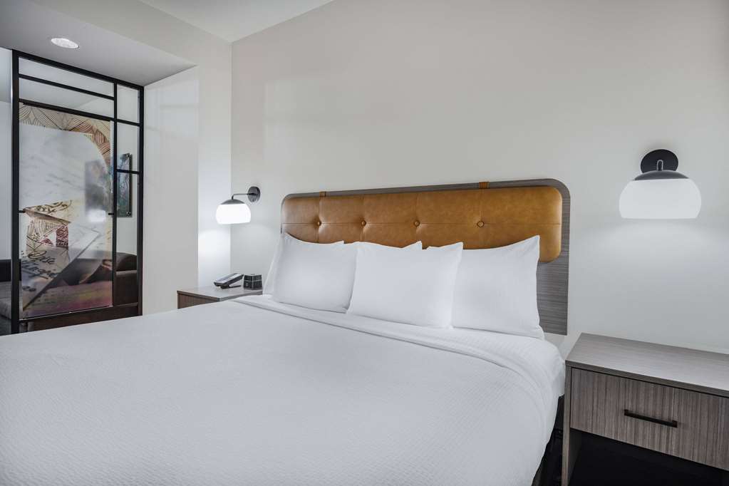 La Quinta Inn & Suites by Wyndham Yucaipa - photo 26