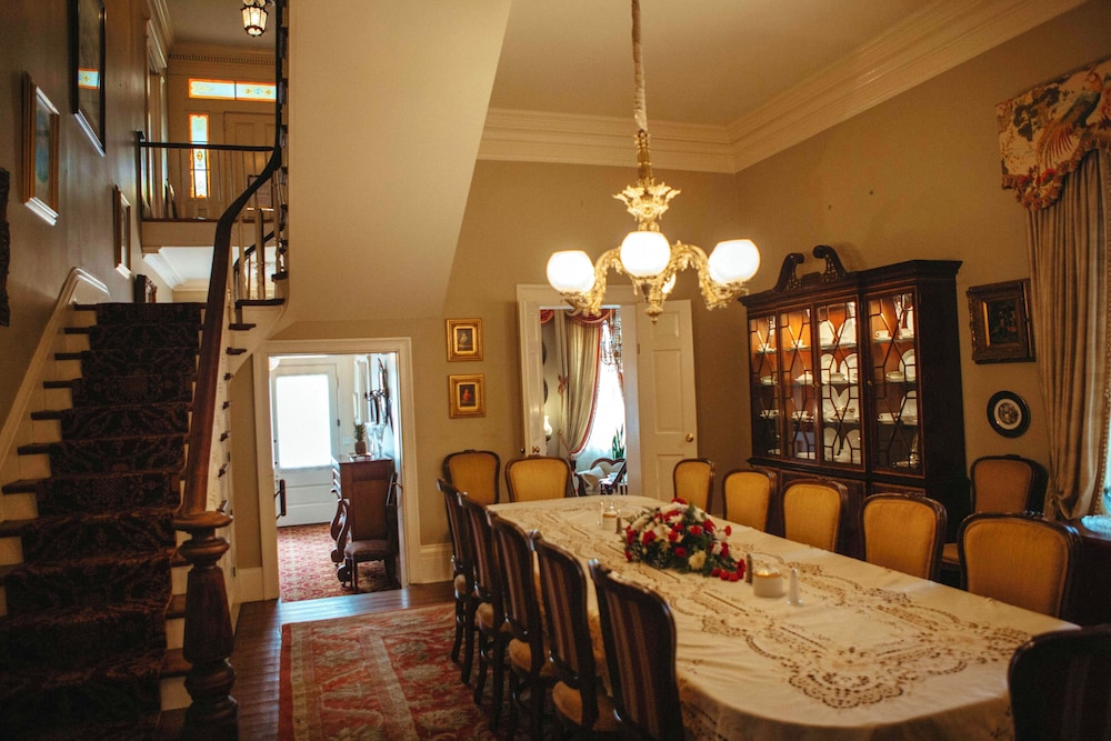Anchuca Historic Mansion & Inn - photo 100