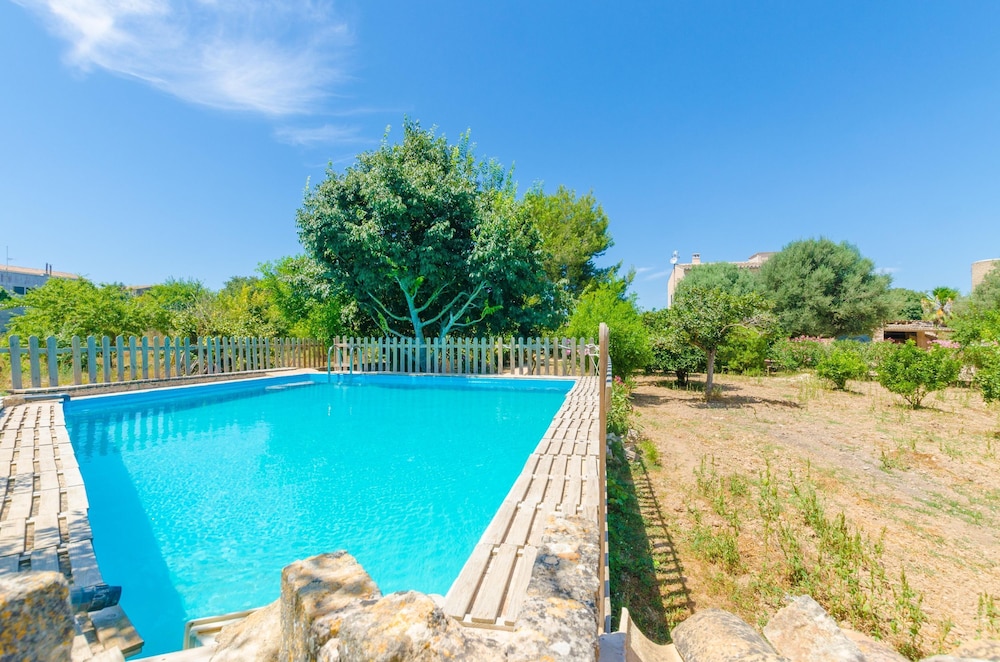 Hort de Can Bou — 4-Star Luxury Hotel in Porreres, Spain