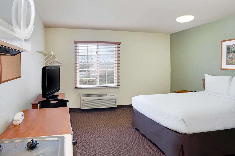 WoodSpring Suites Cincinnati Fairfield - photo 10