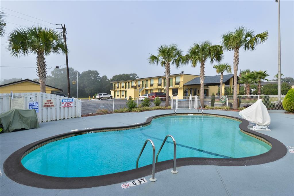 Americas Best Value Inn St. George SC - photo 13