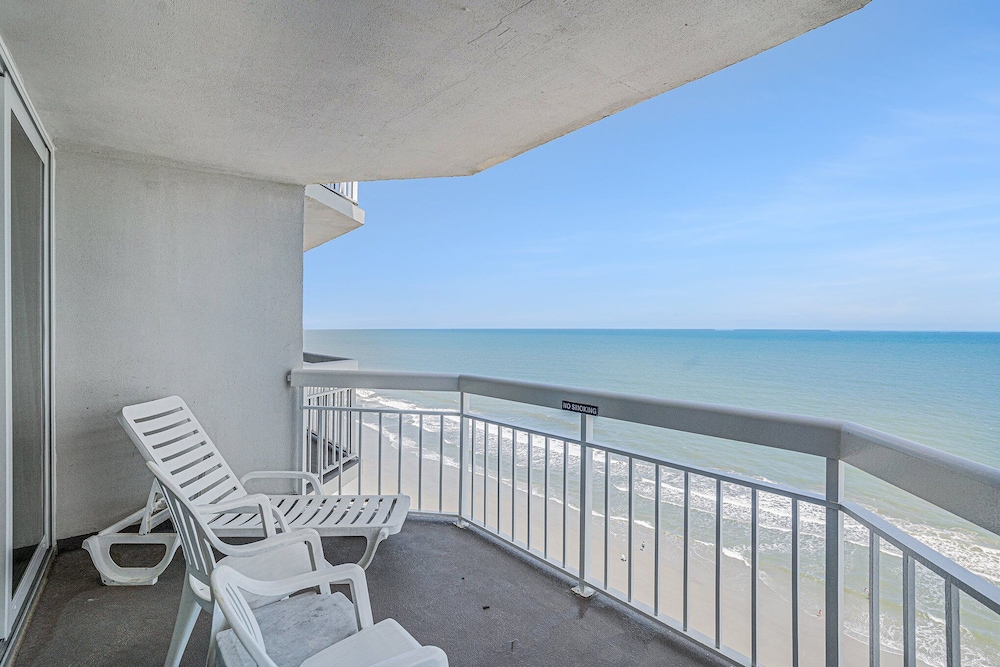1402 Waters Edge Resort 2 Bedroom Condo by RedAwning in Murrells Inlet, United States