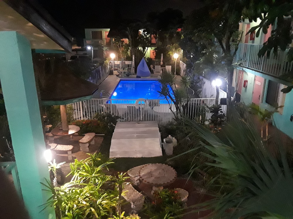 New Sungate Motel - carbon neutral hotel in Lake Worth