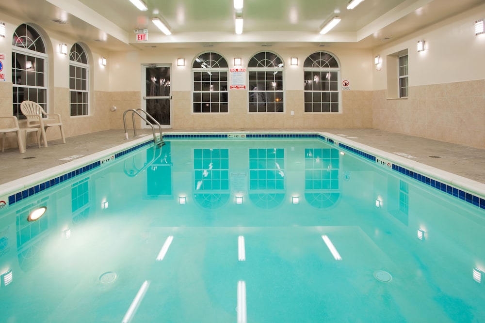 Holiday Inn Express Prince Frederick by IHG - photo 13
