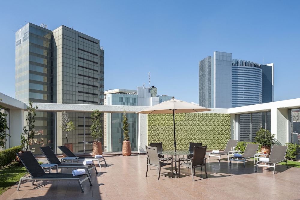 Rooftop pool