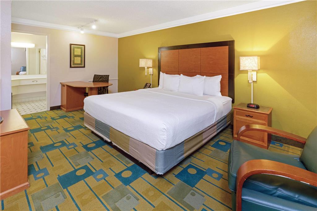 Travelodge by Wyndham Phoenix North - photo 14