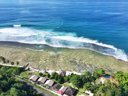 Baturundung Surf Resort — Sinabang