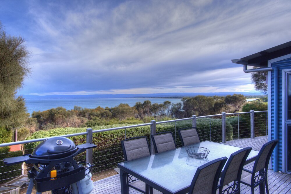 Bluewater - carbon neutral hotel in Coles Bay