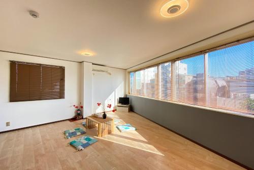 Uhome Mitomi Home 3F — 5-Star Luxury Hotel in Tokyo, Japan