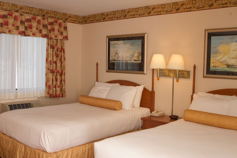 Flagship Inn & Suites - photo 9