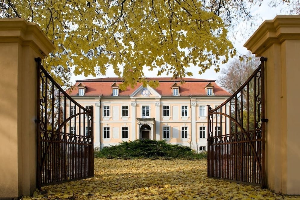 Schloss Stülpe - carbon neutral hotel in Luckenwalde