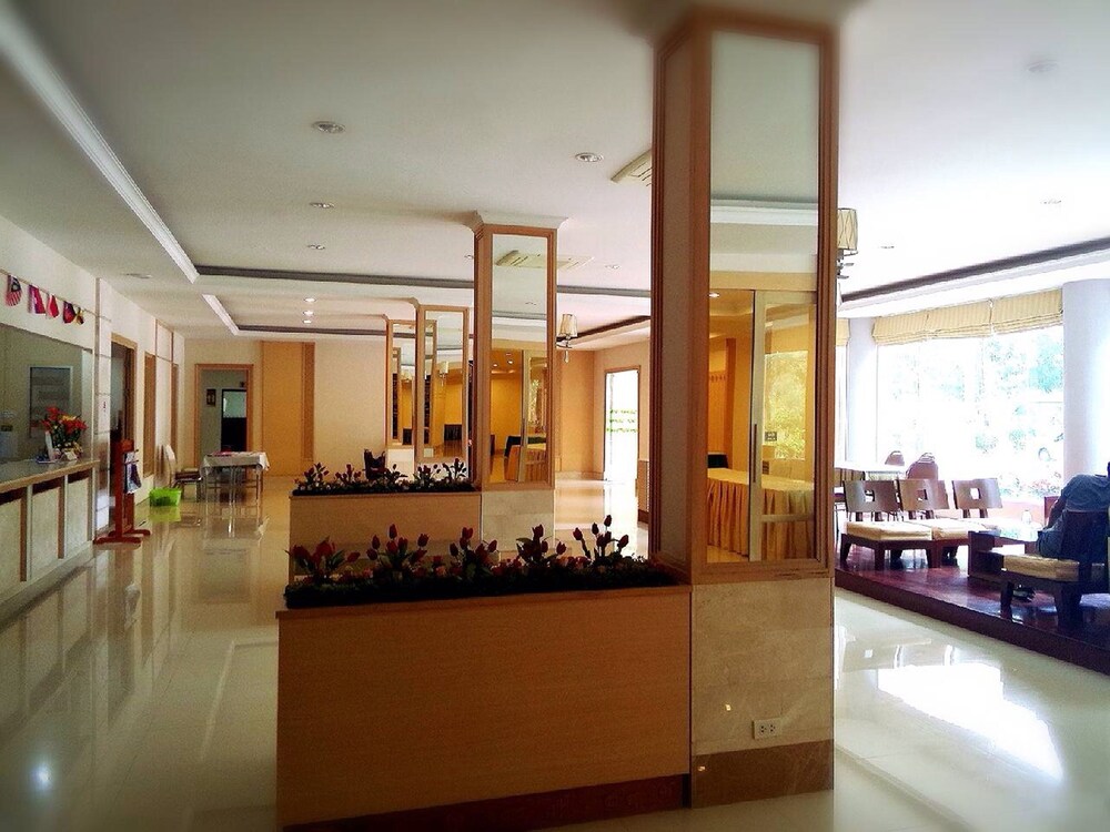 Sport Hotel — hotel in Suphan Buri