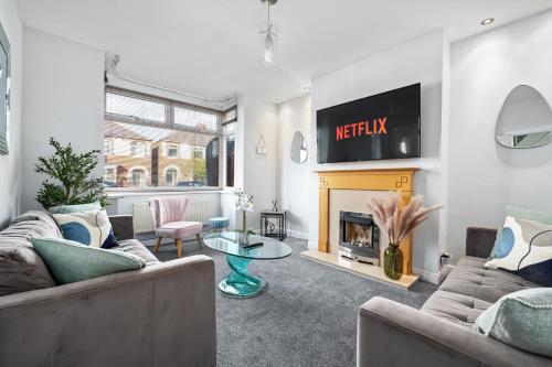 Stunning Modern Home Sleeps 6 Minutes from Racecourse — 4-Star Luxury Hotel in Doncaster, United Kingdom