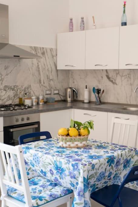 Le Sfogliatine Casa Vacanze — 4-Star Luxury Hotel in Torre Annunziata, Italy