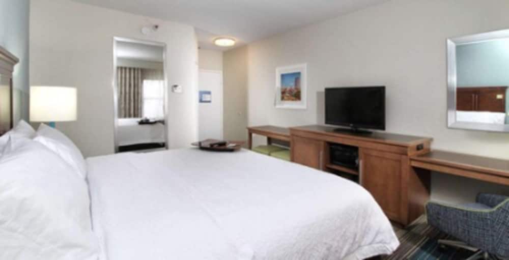 Hampton Inn Tucson Airport - photo 13