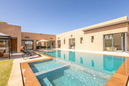 Villa Sanna élégante avec piscine Chauffée jeux — 4-Star Luxury Hotel in Marrakesh, Morocco
