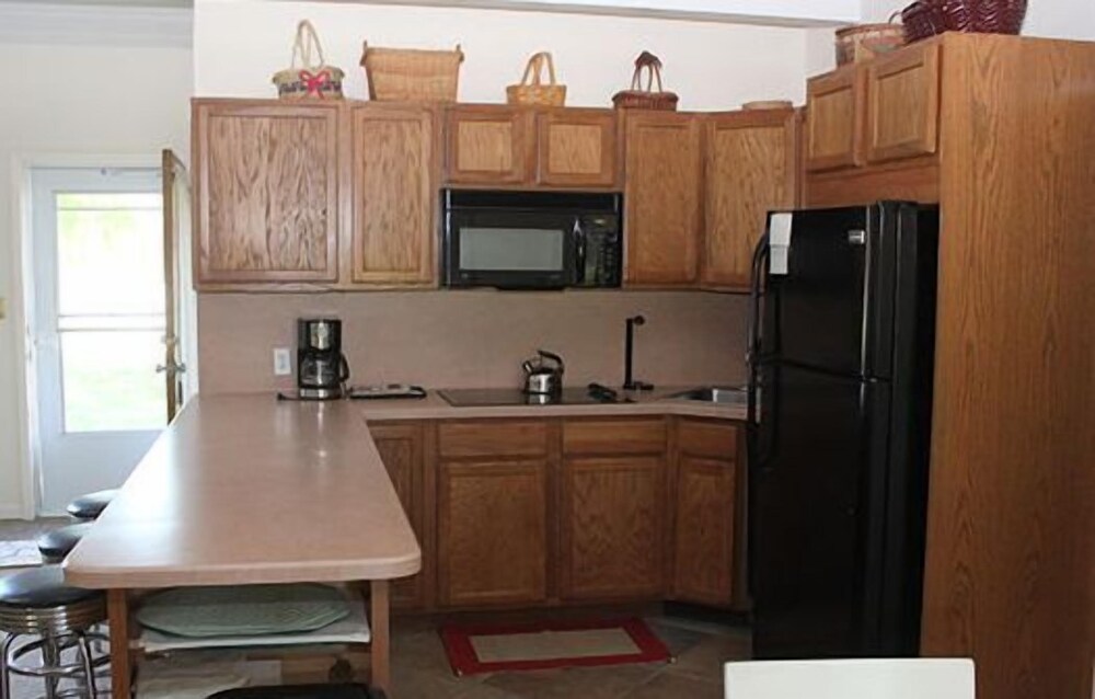 Dering Harbor Inn - photo 17
