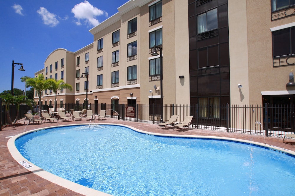 Holiday Inn Express & Suites Tampa USF Busch Gardens by IHG - photo 26