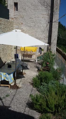 Incontro là dove si perde il giorno — 4-Star Luxury Hotel in Serra San Quirico, Italy