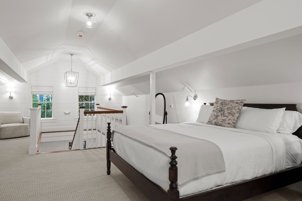 The Davenport Inn - photo 11
