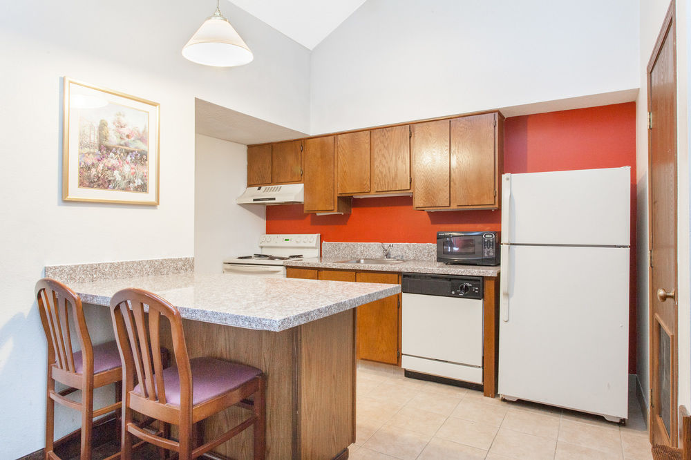 Hawthorn Suites by Wyndham Holland Toledo Area - photo 20