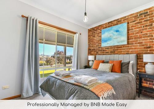 Highfields Rural Entertainer with Valley Views - carbon neutral hotel in Bathurst