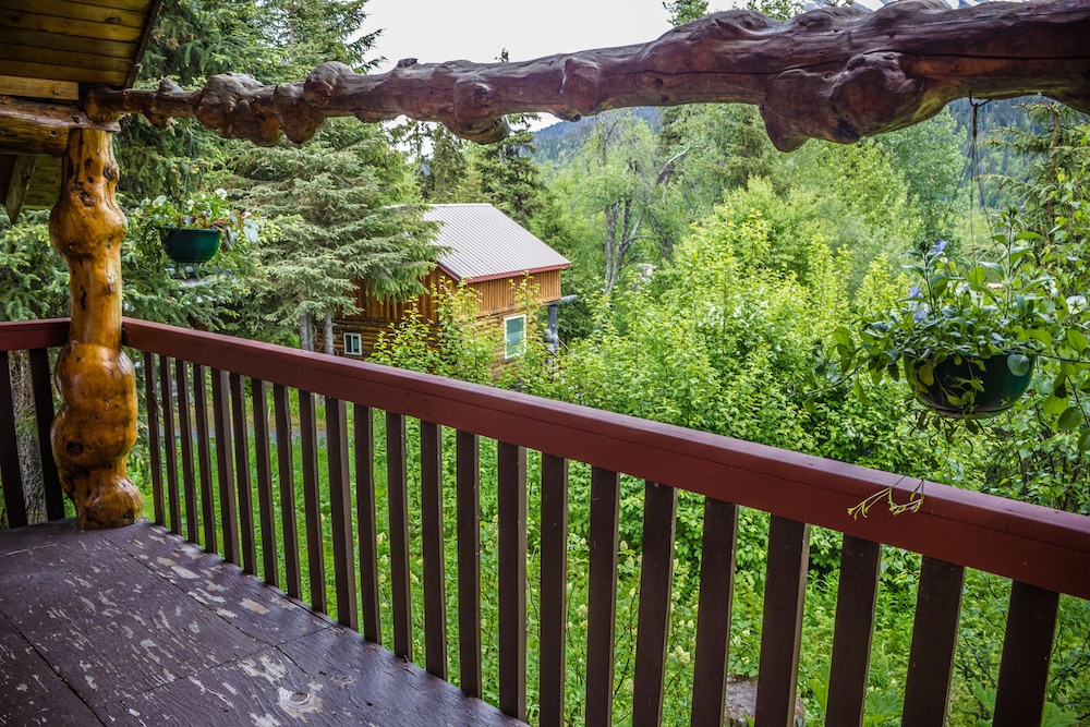 Midnight Sun Log Cabins - photo 54