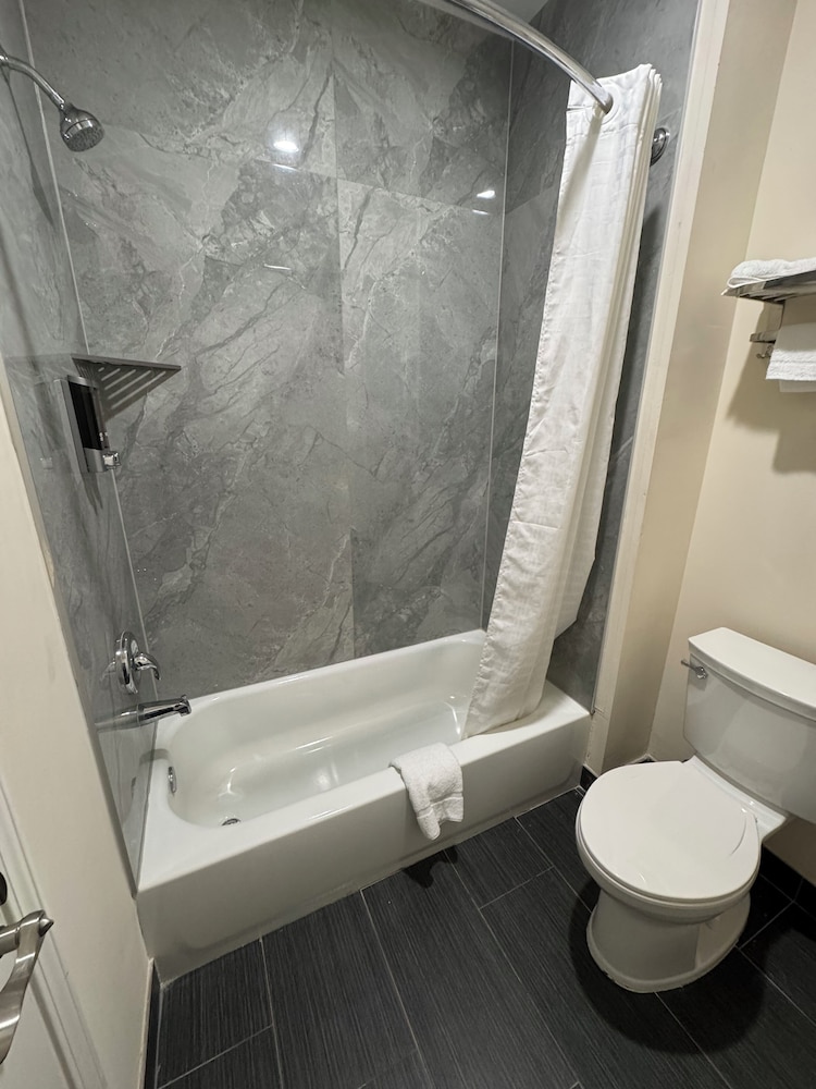 Elite Inn & Suites - photo 22