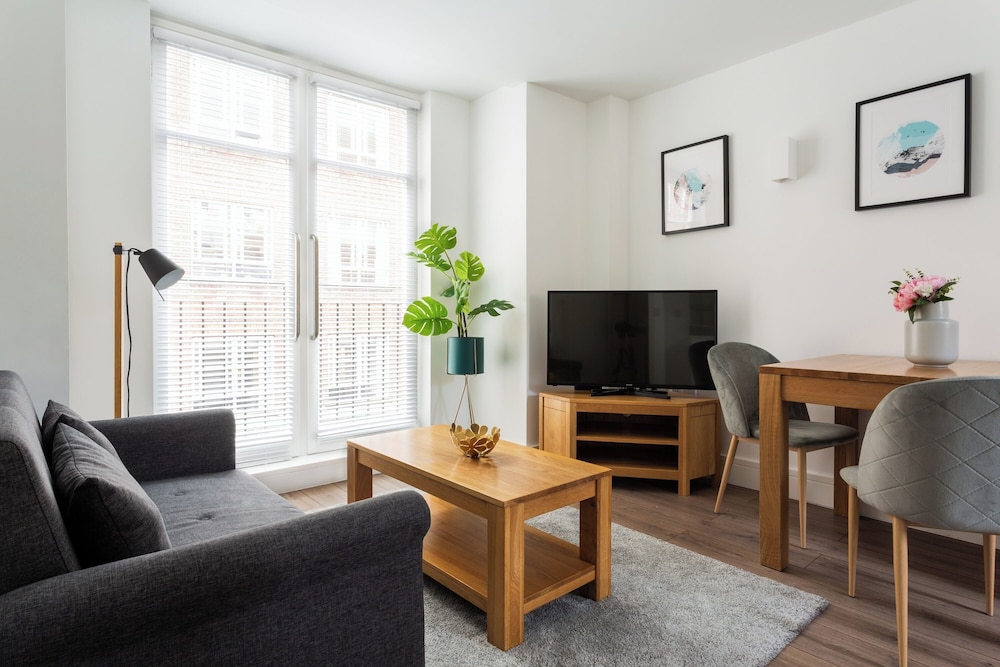 Victoria Vincent Square by Viridian Apartments — 4-Star Luxury Hotel in London, United Kingdom