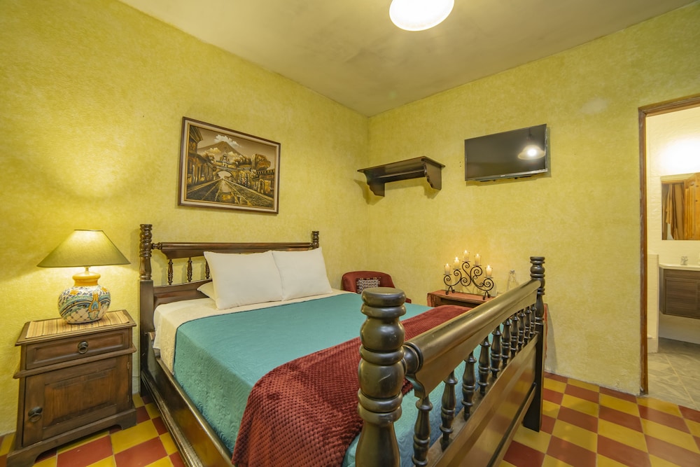 Palacio Chico 1948 — Antigua Guatemala — photo 5