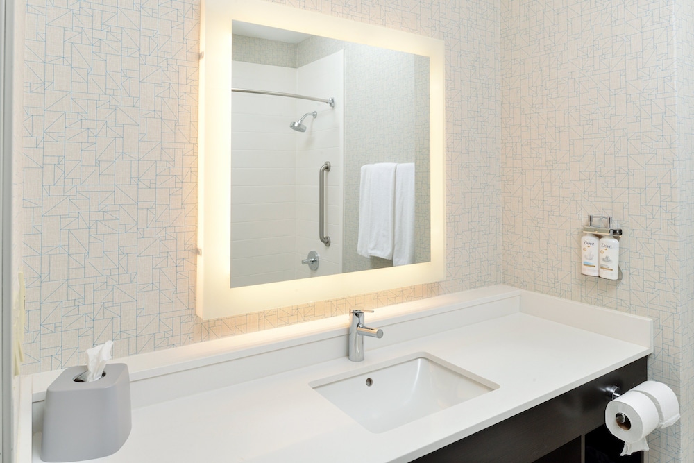 Holiday Inn Express Hotel & Suites Royse City by IHG - photo 30