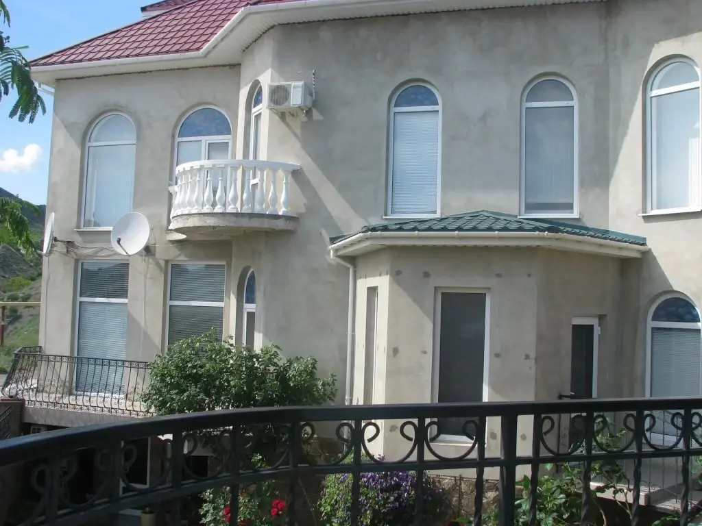 Esvet - carbon neutral hotel in Sudak