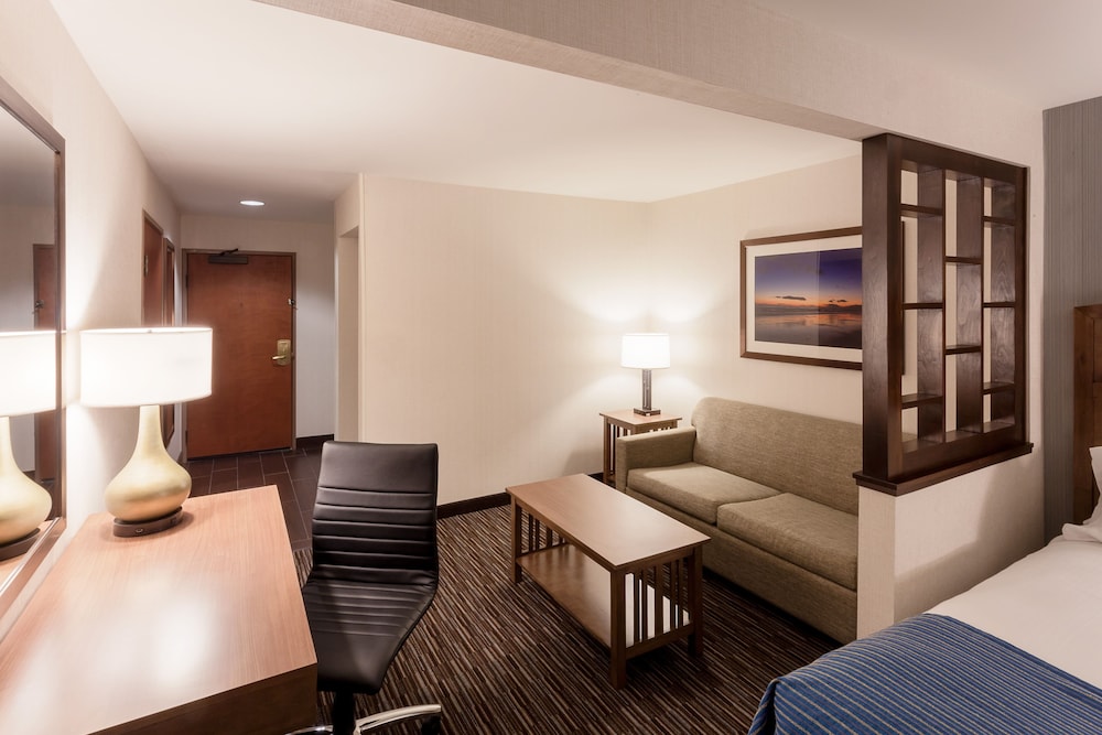 Holiday Inn Express & Suites Carpinteria by IHG - photo 10