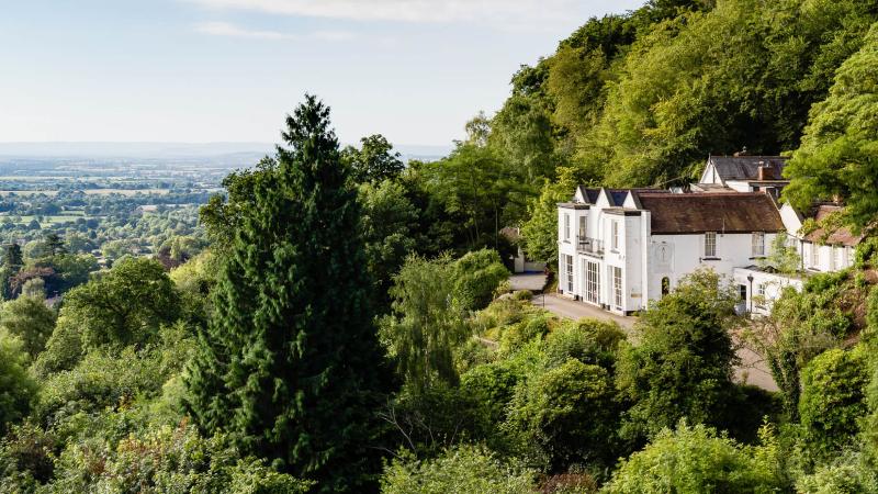 Cottage In The Wood Hotel — hotel in Great Malvern