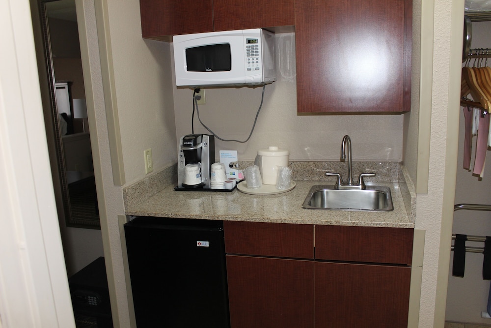 Holiday Inn Express Kansas City Liberty by IHG - photo 19