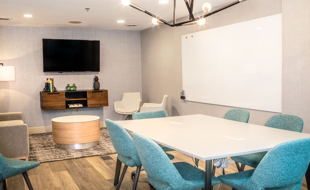 Crowne Plaza Charleston Airport Conv Ctr by IHG - photo 81