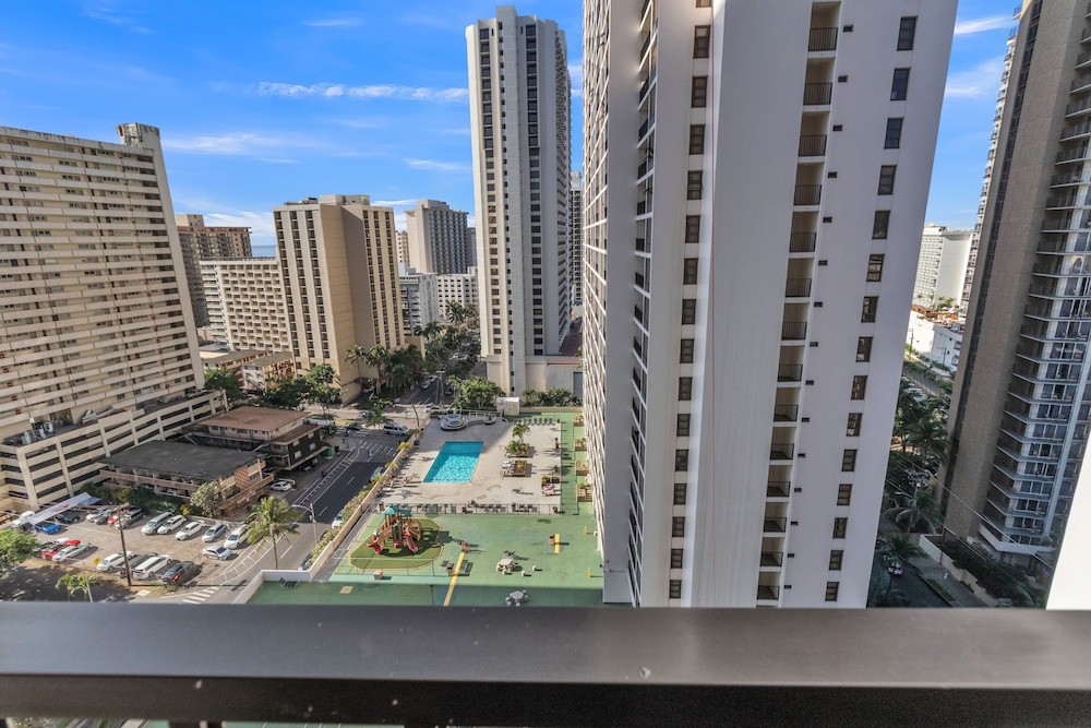 Waikiki Banyan Condo Located One Block From Waikiki Beach by Koko Resort Vacation Rentals - photo 175
