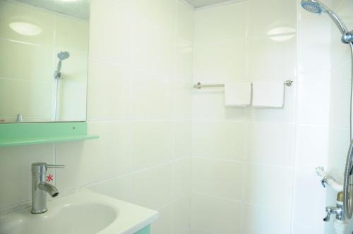 Oyo 45398 Kunal Hotel — Etawah