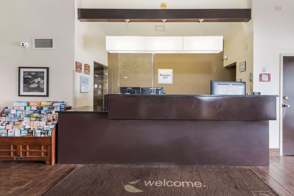 Rodeway Inn Knoxville Central Avenue Pike - photo 5