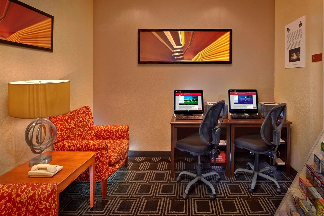 TownePlace Suites by Marriott Orlando East UCF Area - photo 25