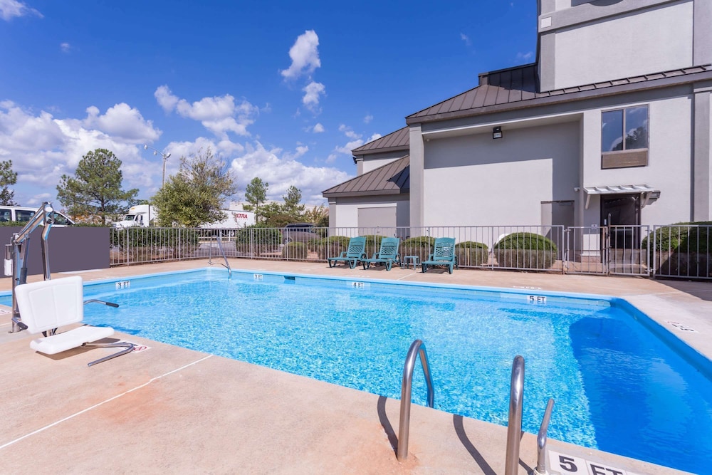 Super 8 by Wyndham Greer Spartanburg Area - photo 16
