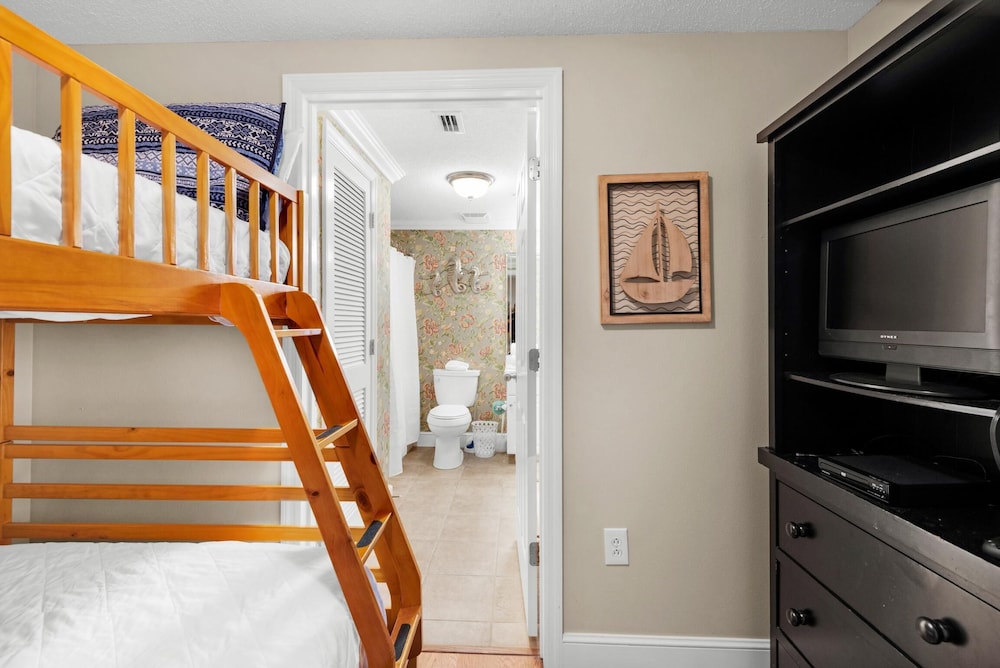 Majestic Beach Towers 1 1701 - featured photo