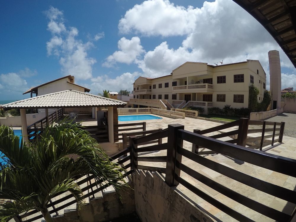 Apto 4 Suites Com ar Para 15 Pessoas in Aquiraz, Brasil