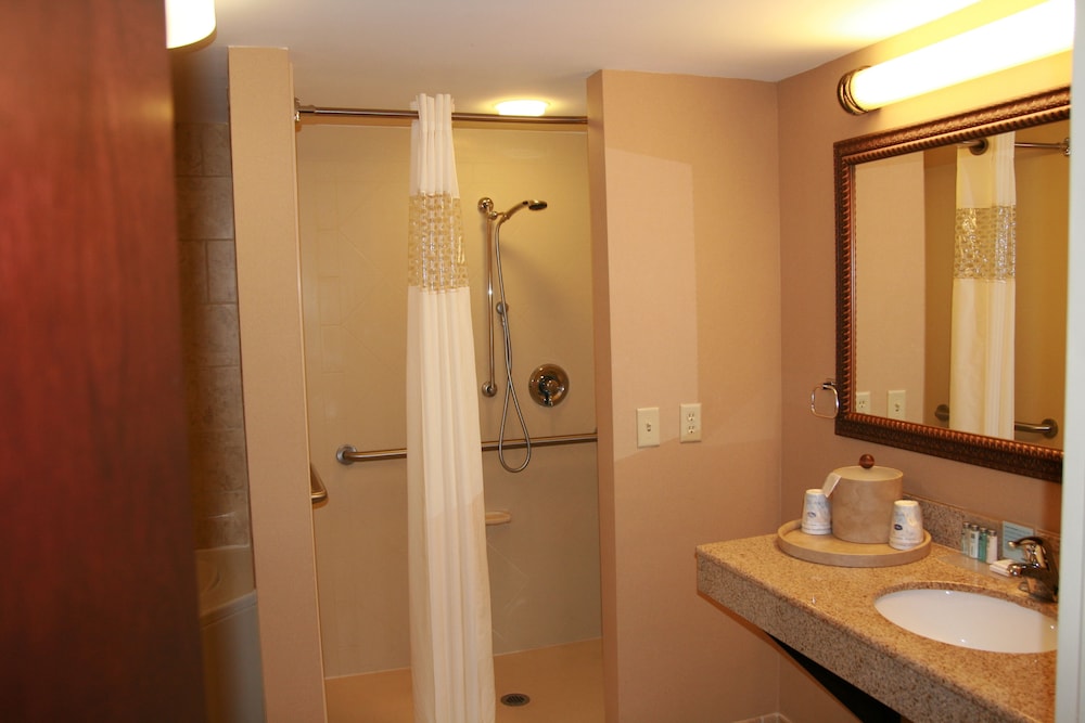 Hampton Inn Bennington - photo 27