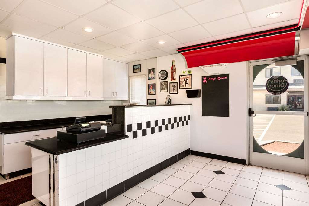 Travelodge by Wyndham Santa Teresa - photo 4